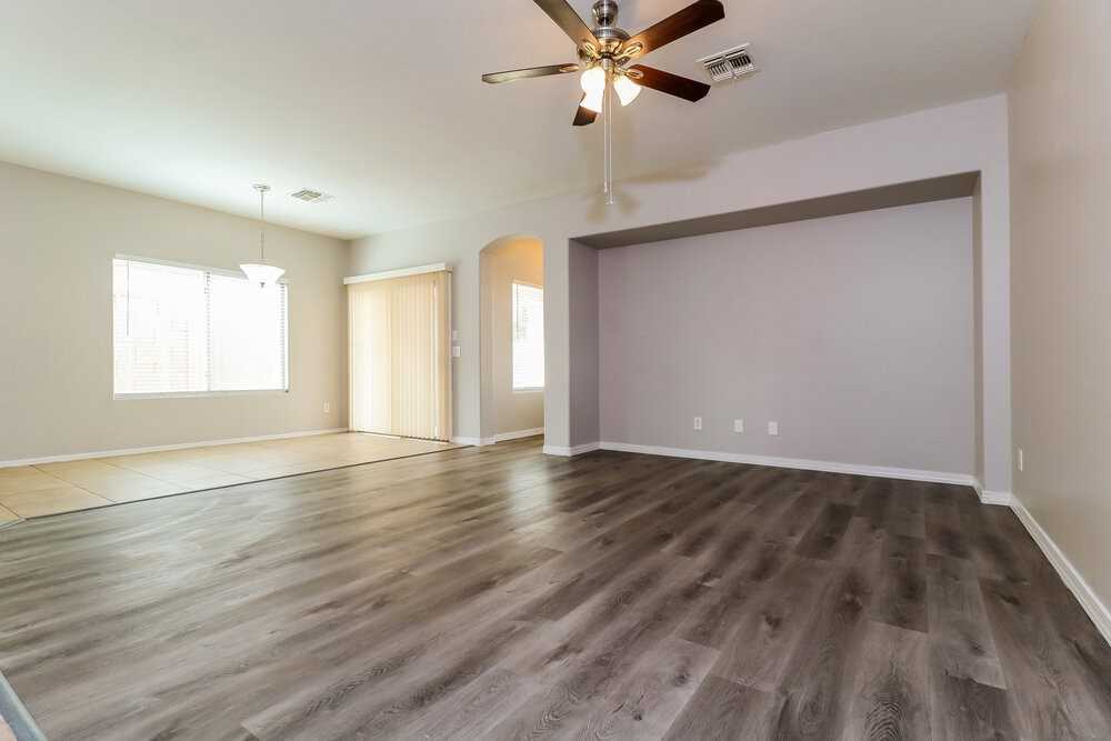 25826 W Pleasant Ln - Photo 4 of 16