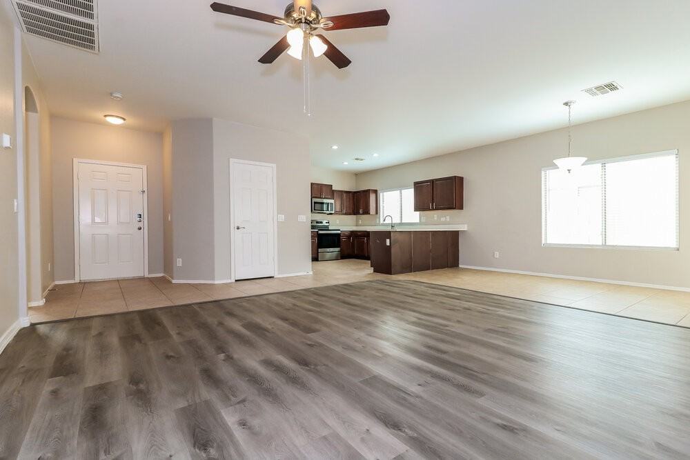 25826 W Pleasant Ln - Photo 5 of 16