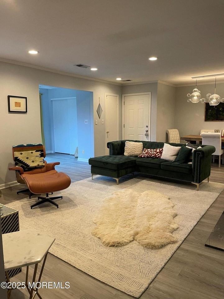 157 Frontier Way - Photo 3 of 17