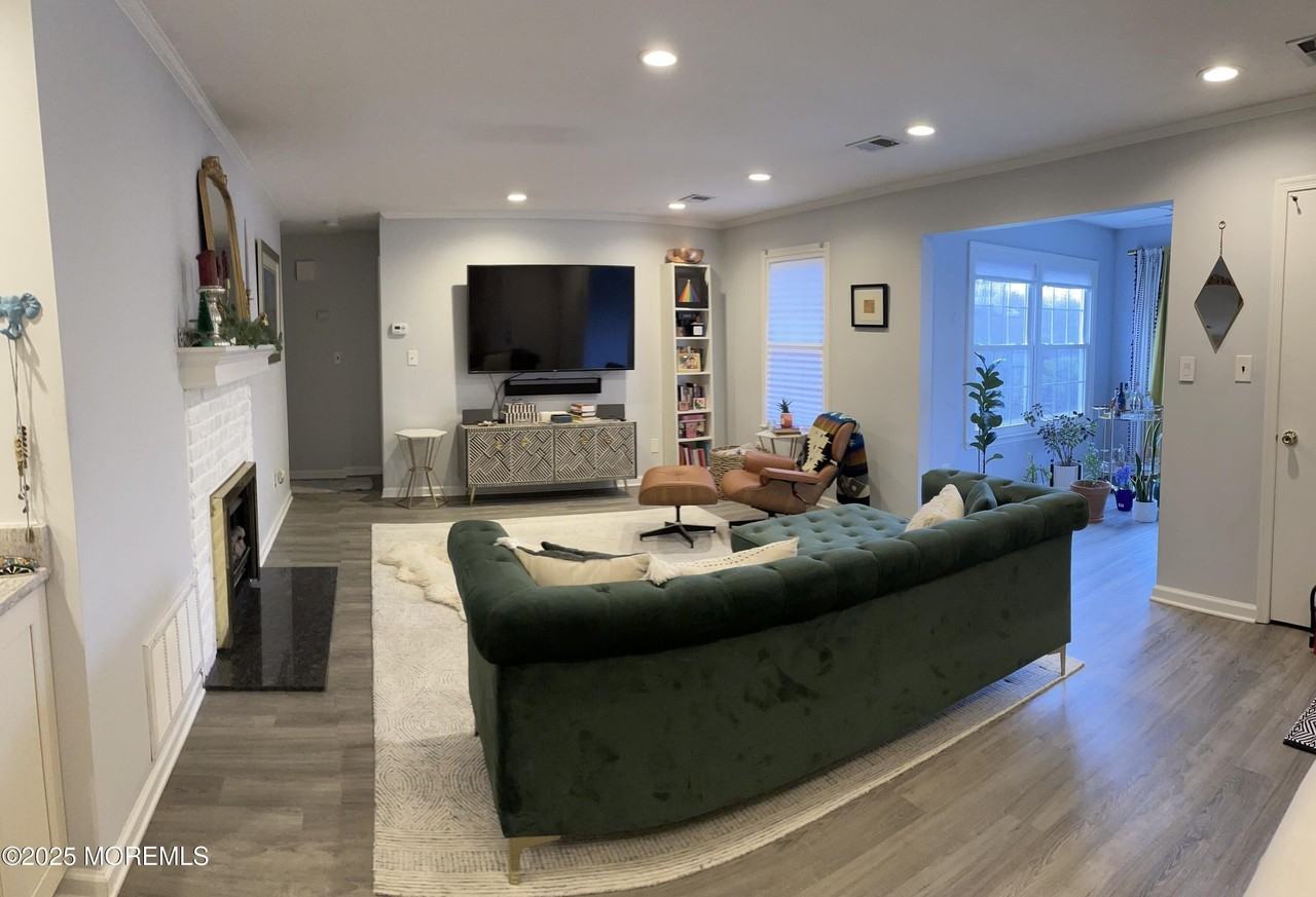 157 Frontier Way - Photo 4 of 17