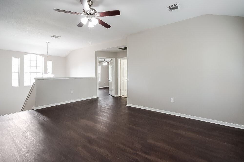 1818 Oak Ridge Dr - Photo 5 of 17