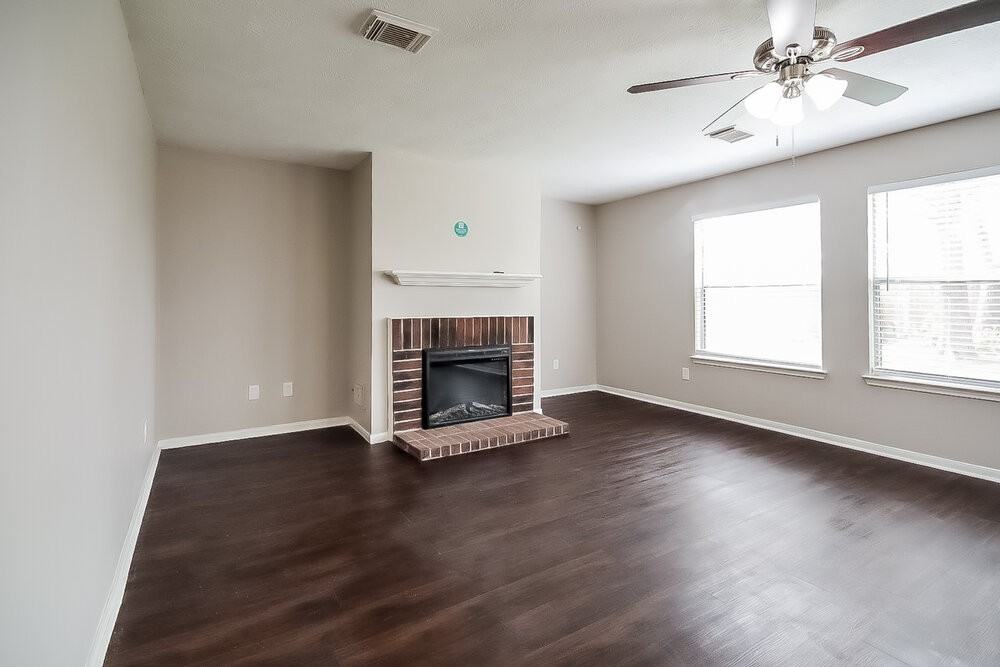 1818 Oak Ridge Dr - Photo 6 of 17