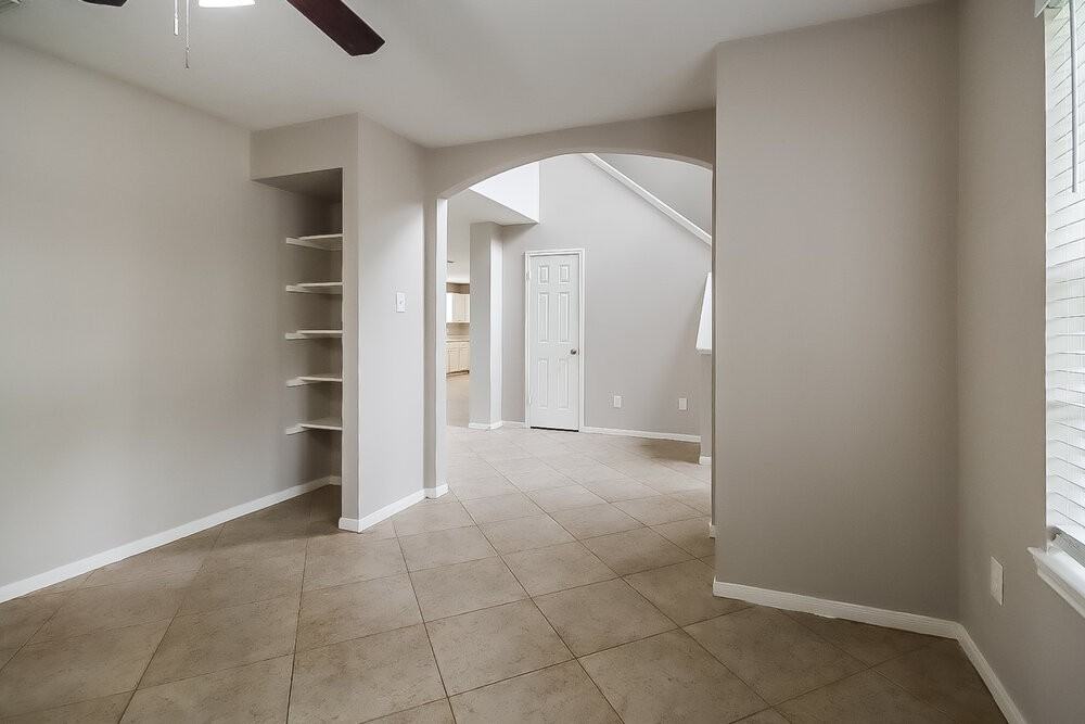 1818 Oak Ridge Dr - Photo 7 of 17
