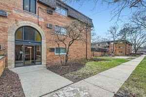featured image of 18550 Torrence Ave #25