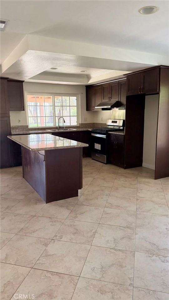 1426 Rodney Rd - Photo 4 of 12