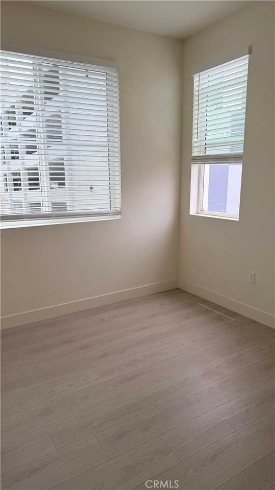 19 S Chapel Ave #C - Photo 6 of 11