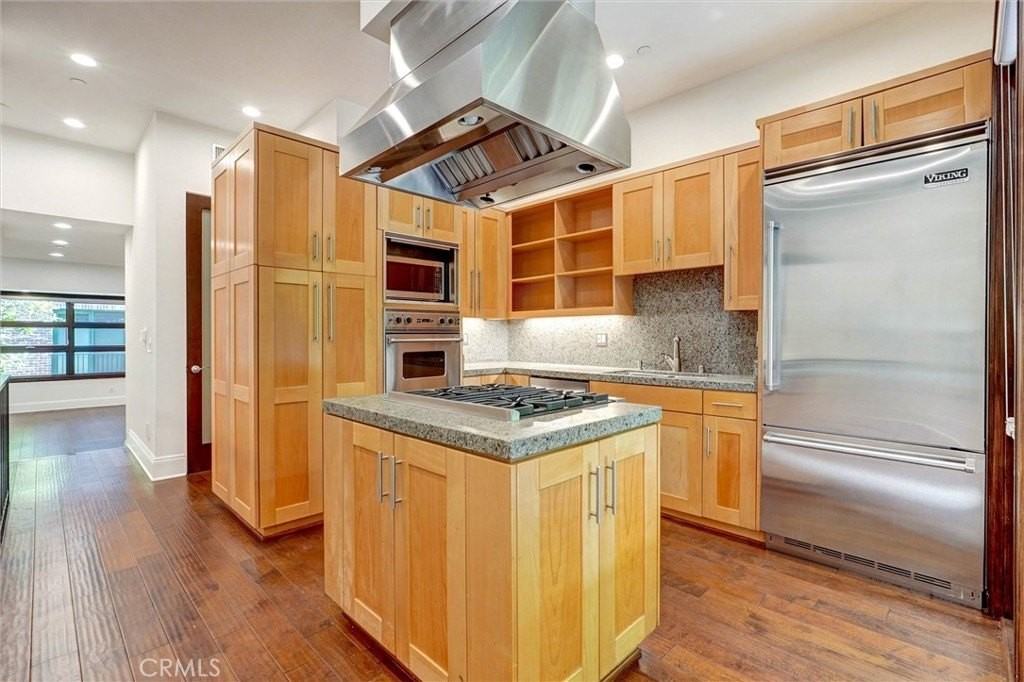 2323 S Beverly Glen Blvd #8 - Photo 6 of 35