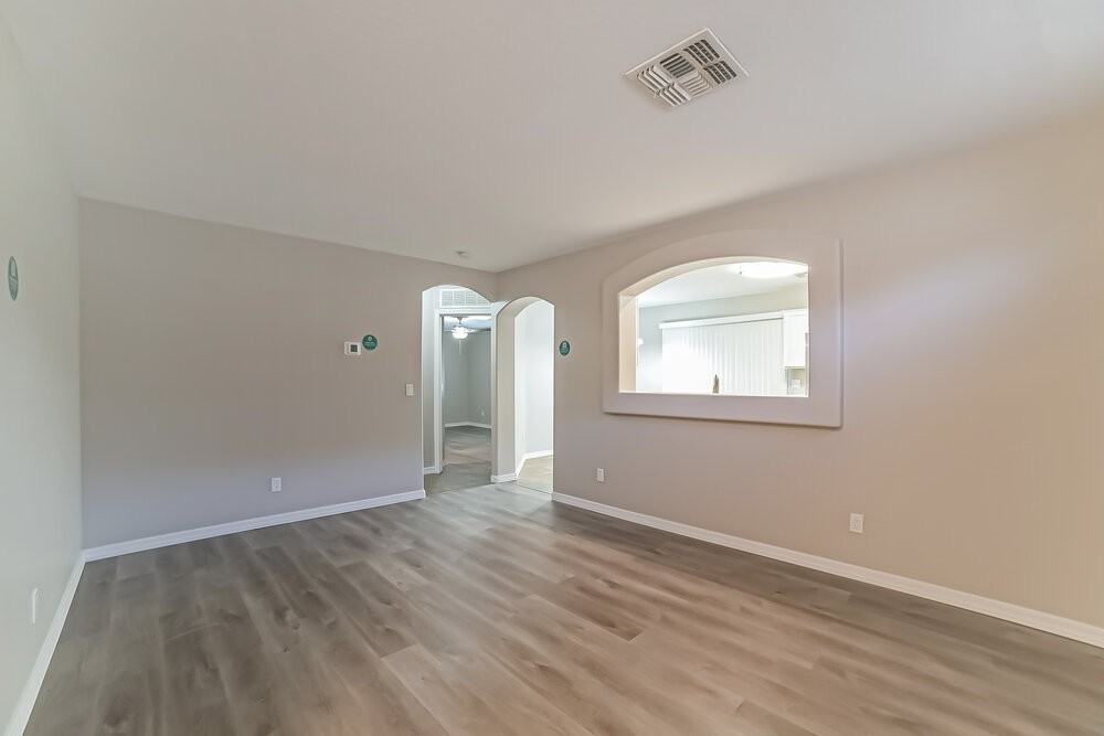 12418 W Dreyfus Dr - Photo 5 of 16