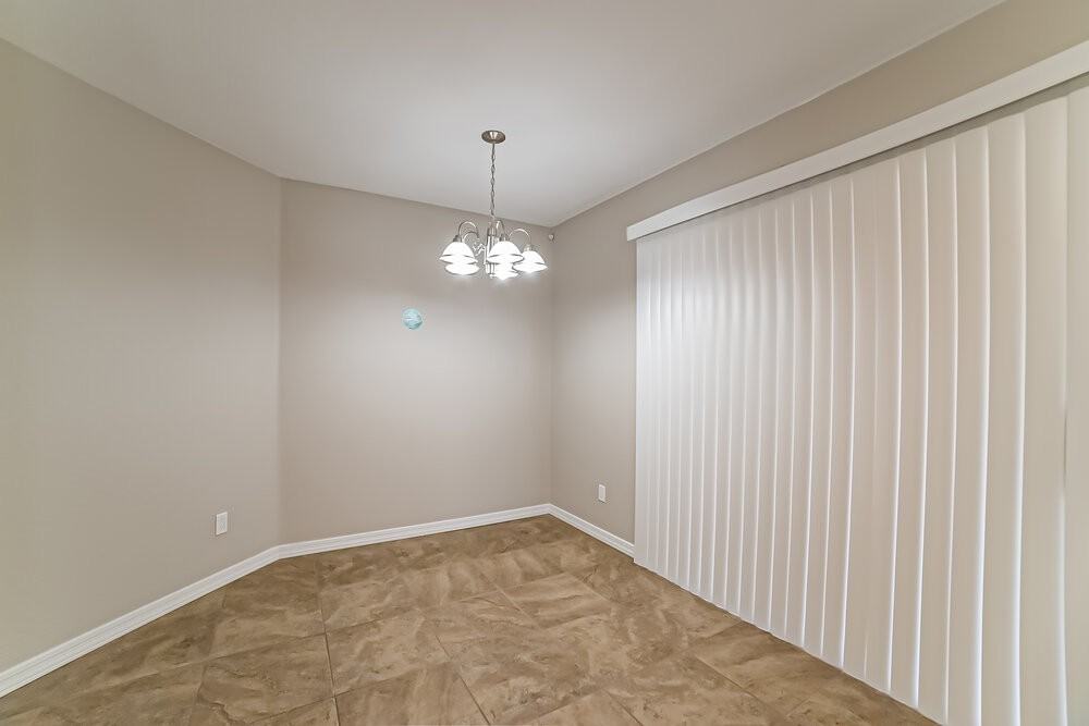 12418 W Dreyfus Dr - Photo 6 of 16