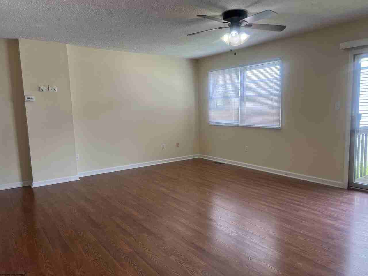 206 Stone Gate Cir - Photo 3 of 19