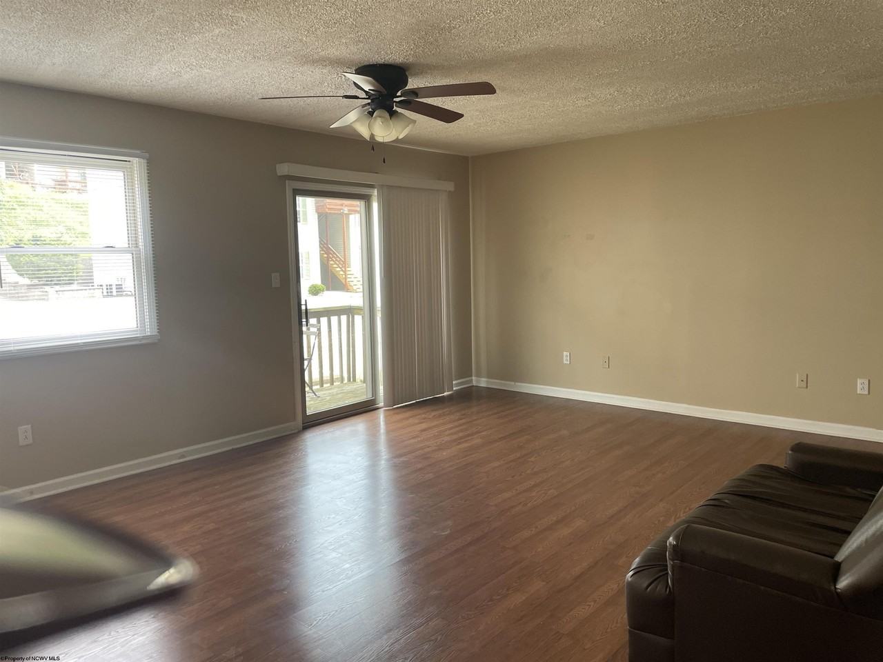 206 Stone Gate Cir - Photo 4 of 19