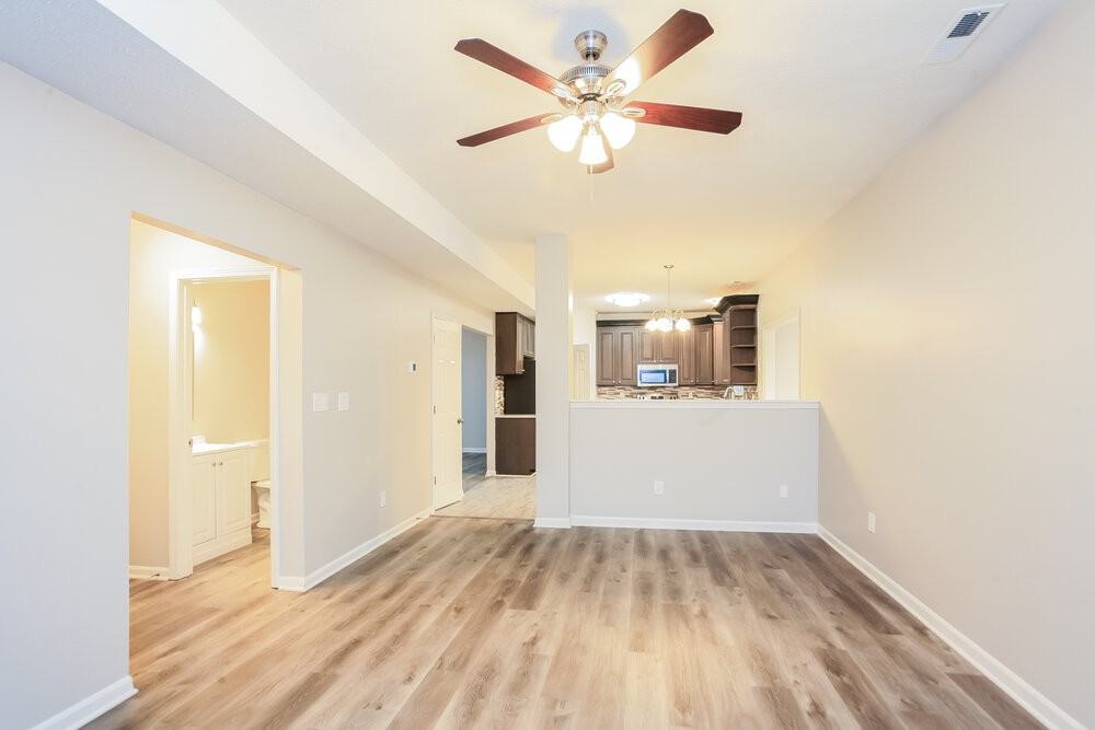 147 Fountain Dr - Photo 5 of 17