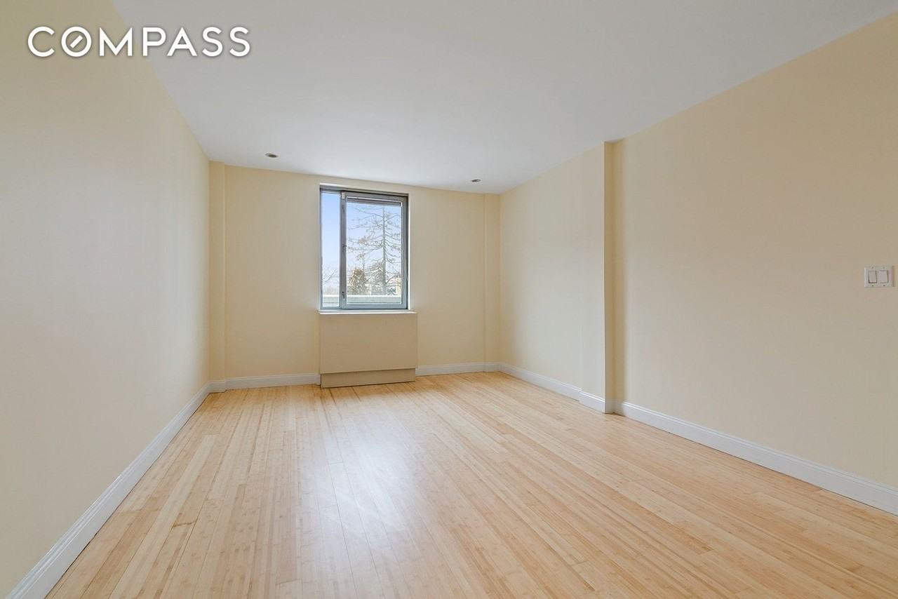 35 Mcdonald Ave #1A - Photo 2 of 5
