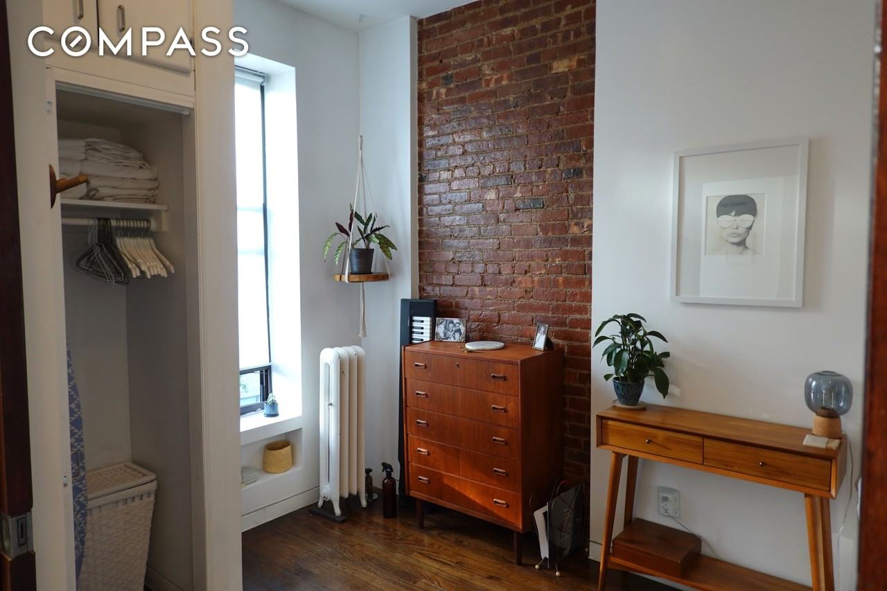 258 Clinton Ave #4R - Photo 3 of 9