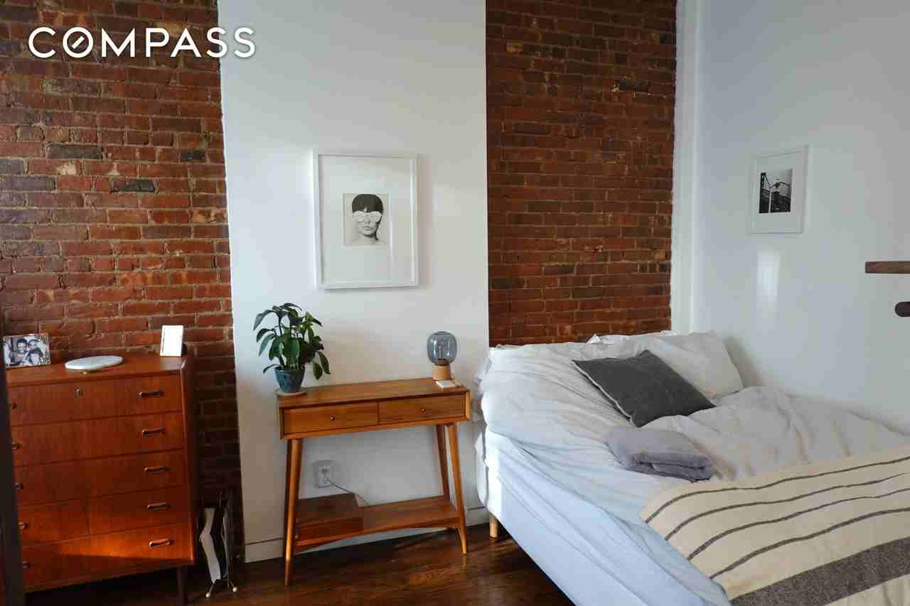 258 Clinton Ave #4R - Photo 4 of 9