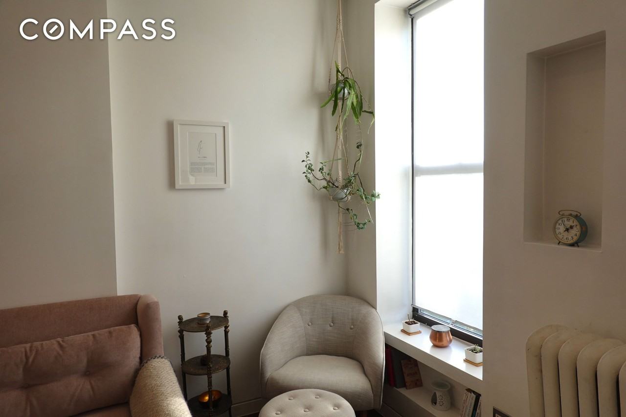 258 Clinton Ave #4R - Photo 7 of 9