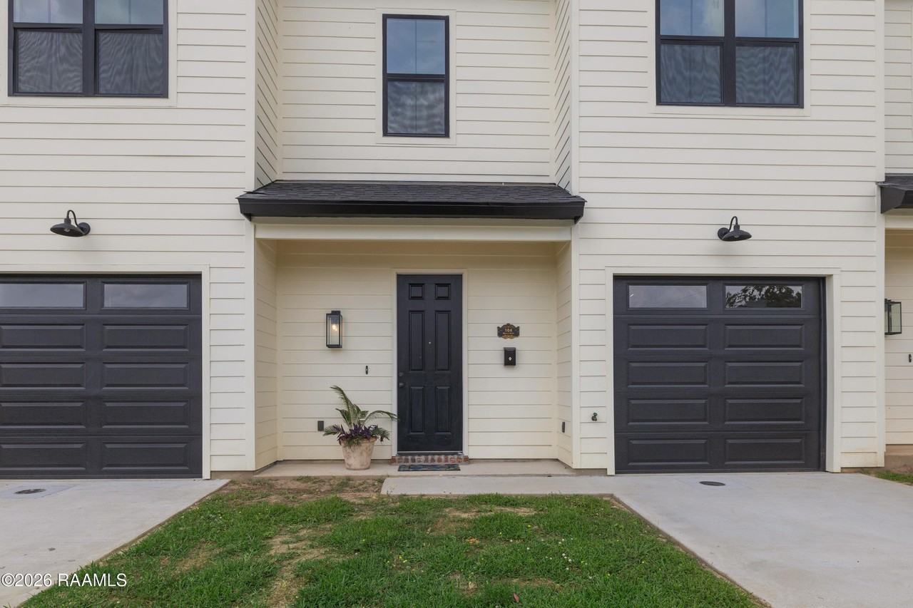104 Mary Ann Dr #104 - Photo 2 of 25
