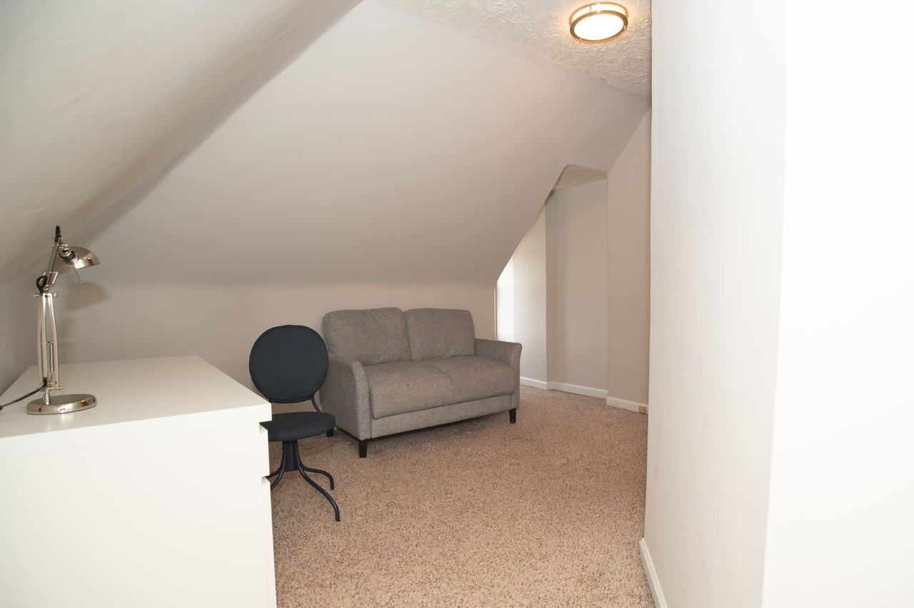 1355 Dennison Ave - Photo 5 of 8