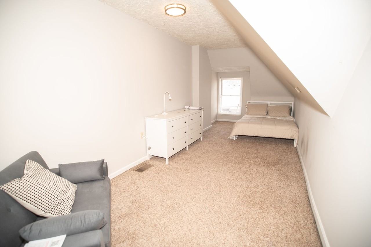 1355 Dennison Ave - Photo 6 of 8