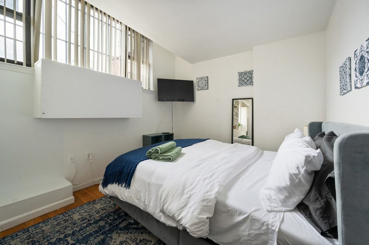 458 W 52nd St #1323993P - Photo 4 of 17