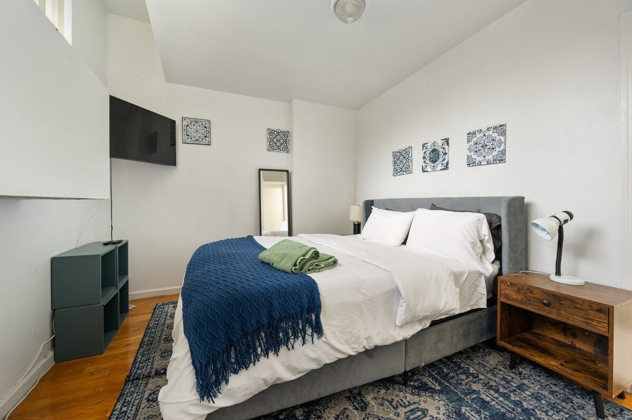 458 W 52nd St #1323993P - Photo 5 of 17