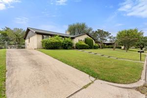 featured image of 228 Laredo Dr #1