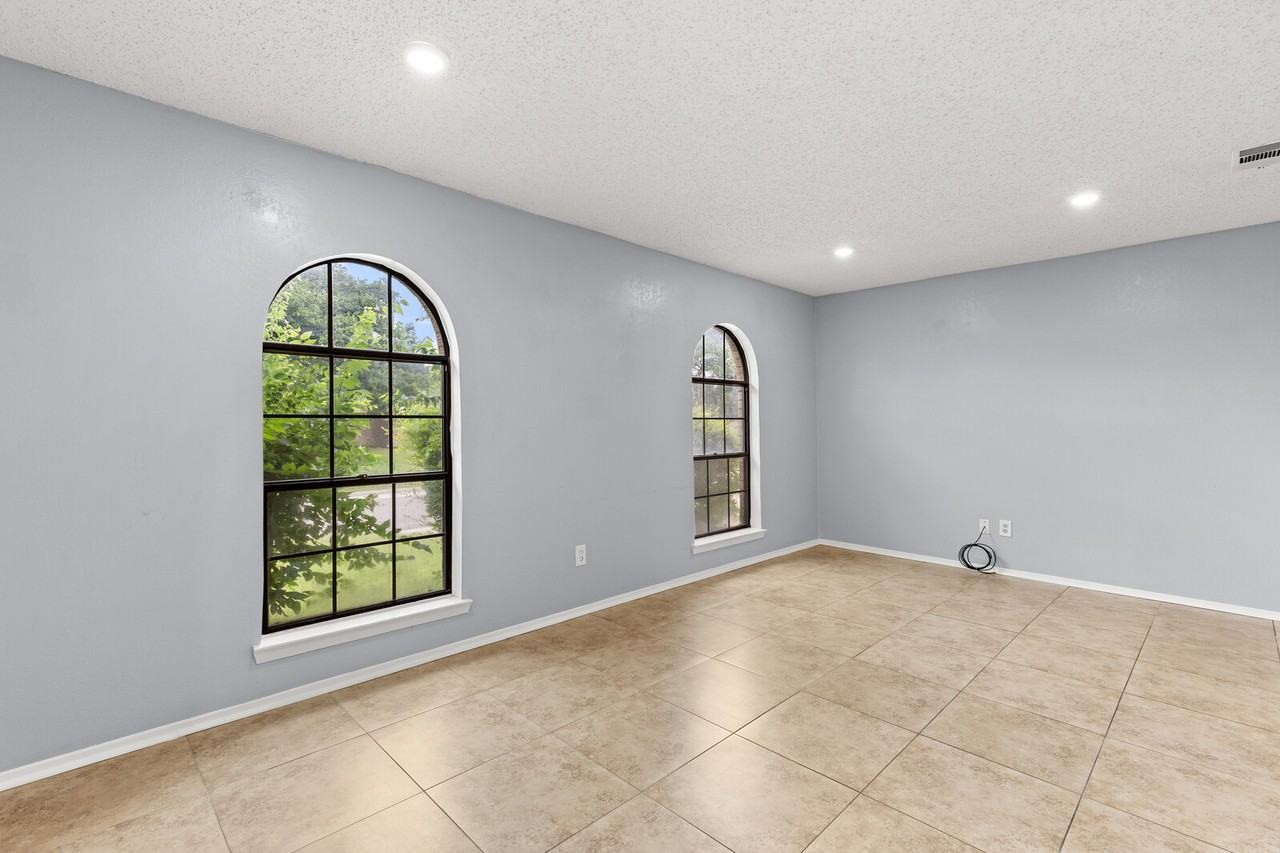 228 Laredo Dr #1 - Photo 3 of 16