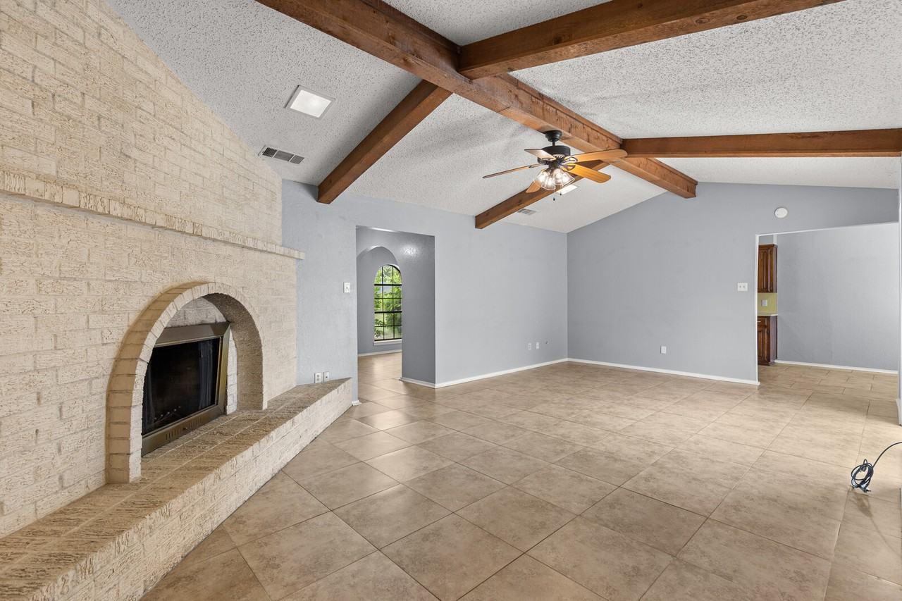 228 Laredo Dr #1 - Photo 4 of 16