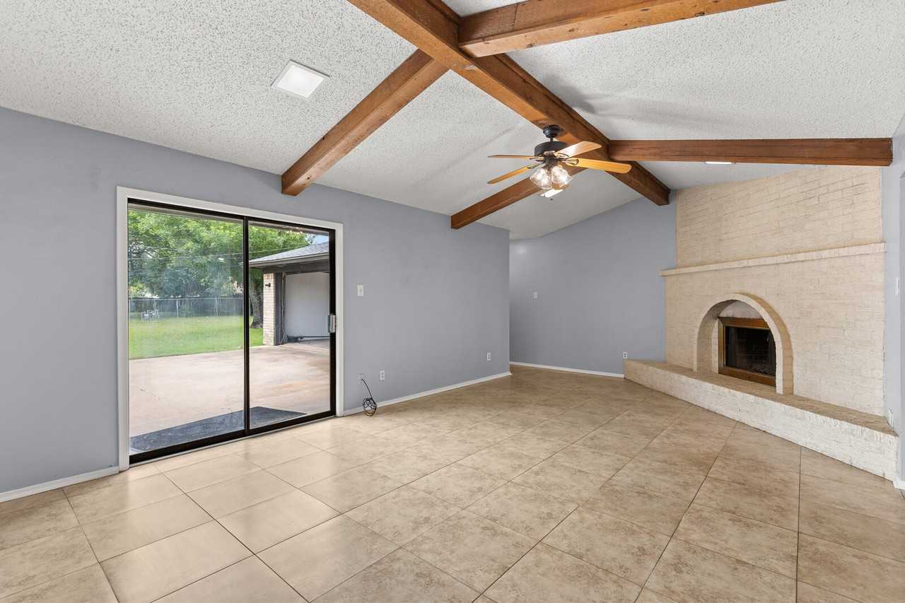 228 Laredo Dr #1 - Photo 5 of 16