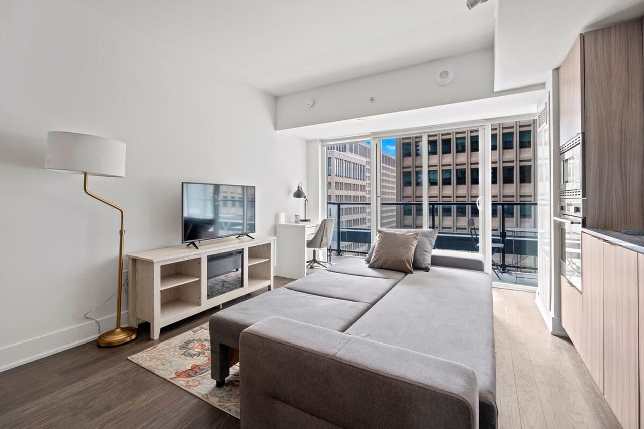 955 Bay St #1345750P - Photo 5 of 17