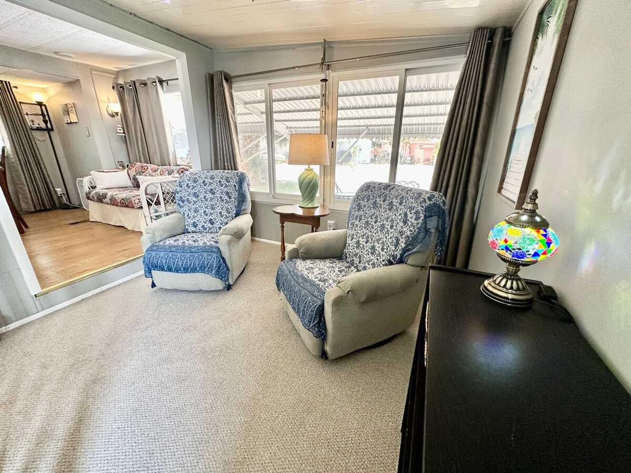 941 Nettles Blvd #1537509P - Photo 3 of 20