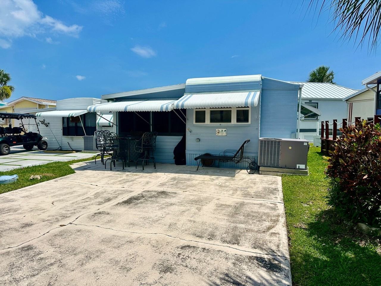 941 Nettles Blvd #1537509P - Photo 4 of 20