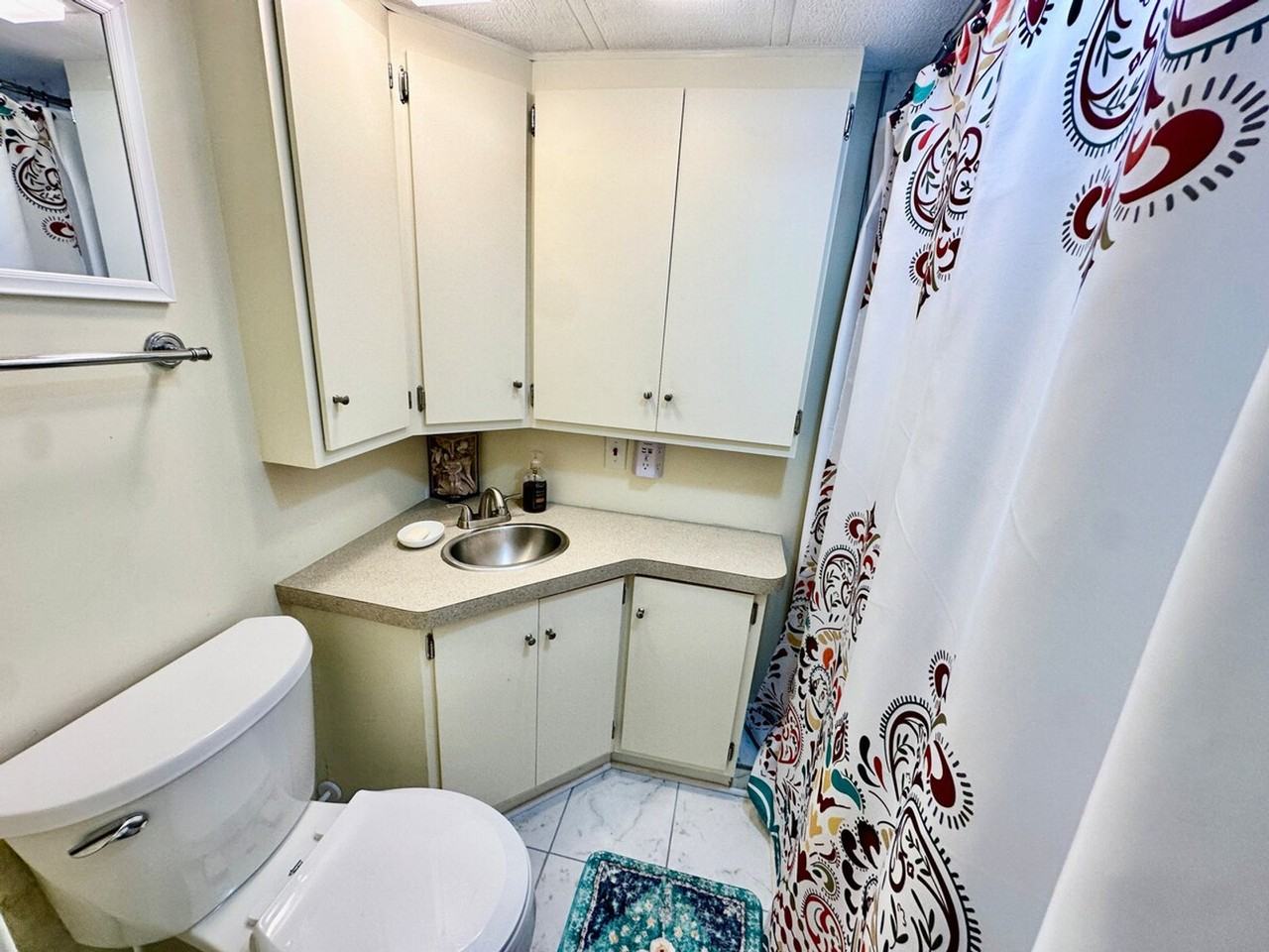 941 Nettles Blvd #1537509P - Photo 7 of 20