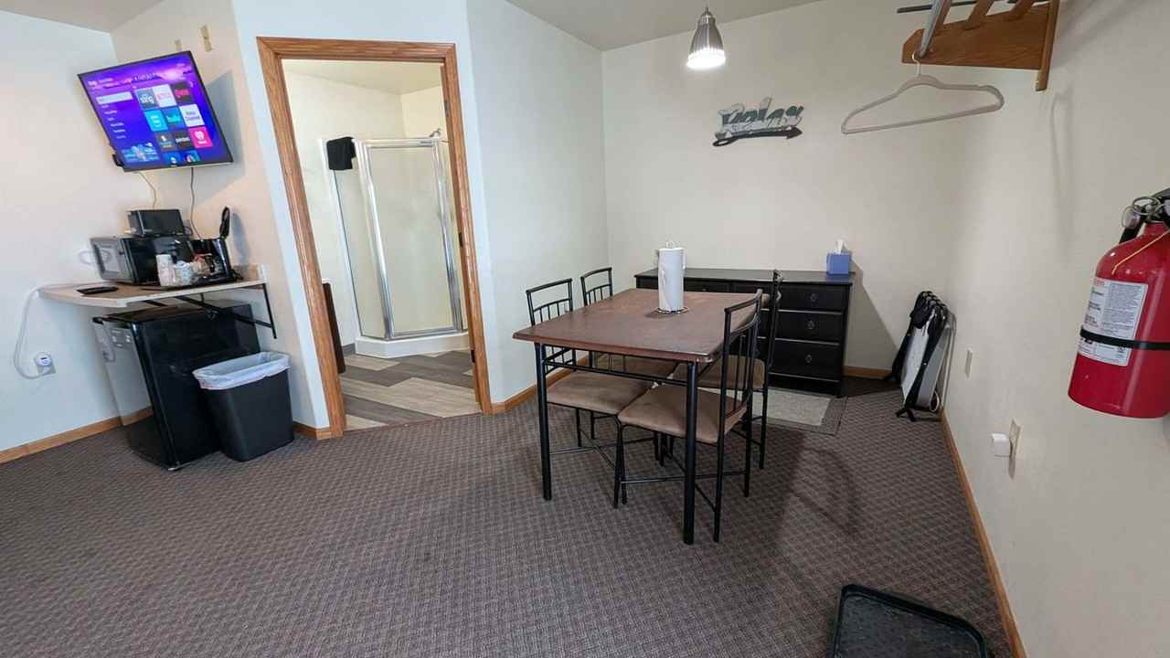 228 East State Street - Photo 3 of 29