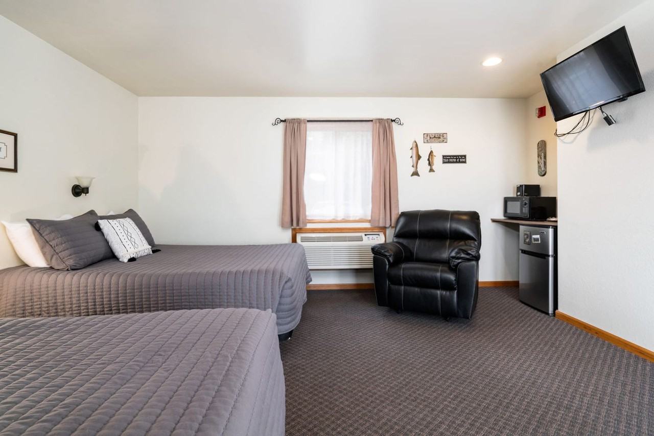 228 East State Street - Photo 6 of 29