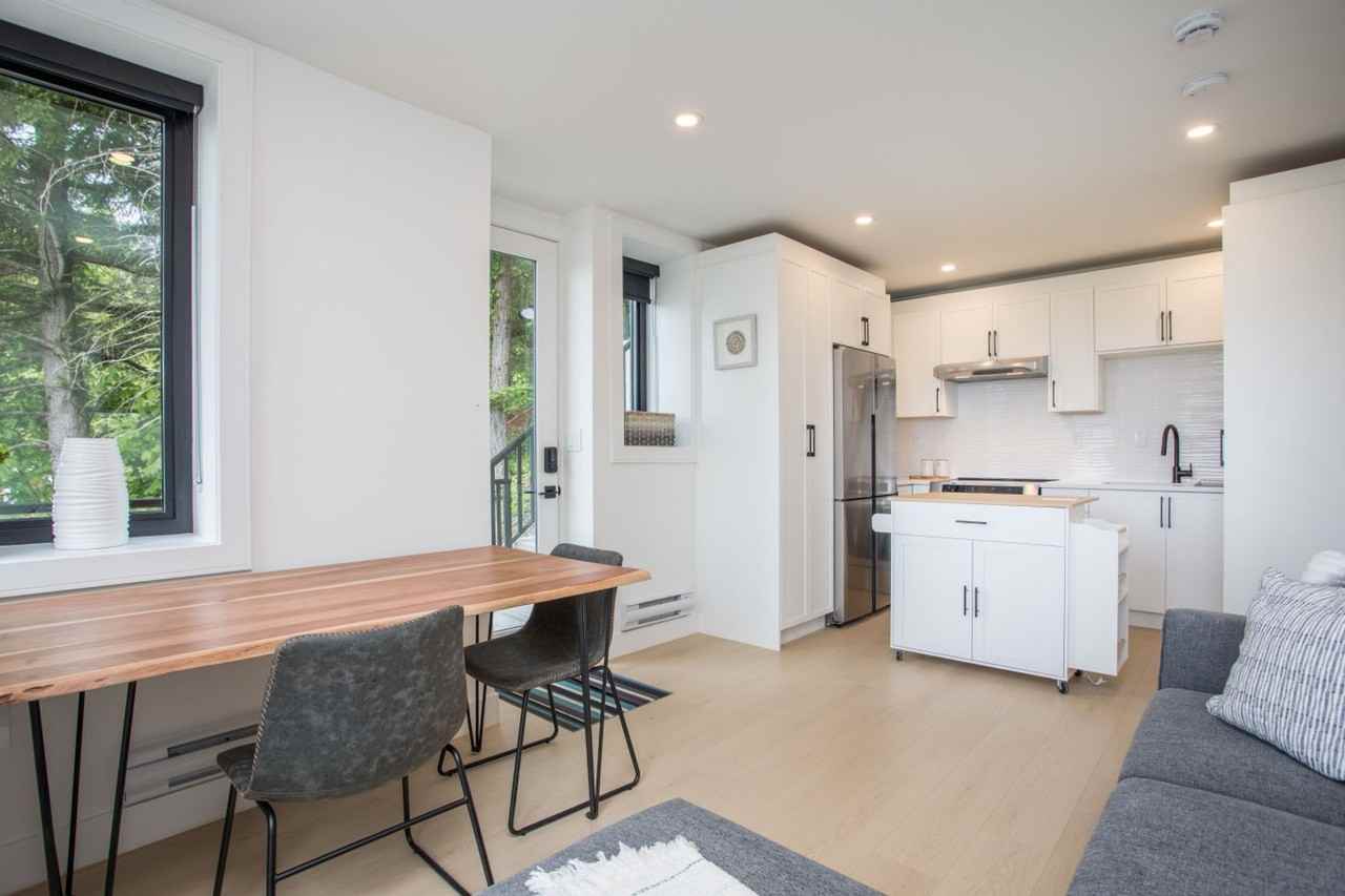 55 Kelvin Grove Way #1543147P - Photo 3 of 19
