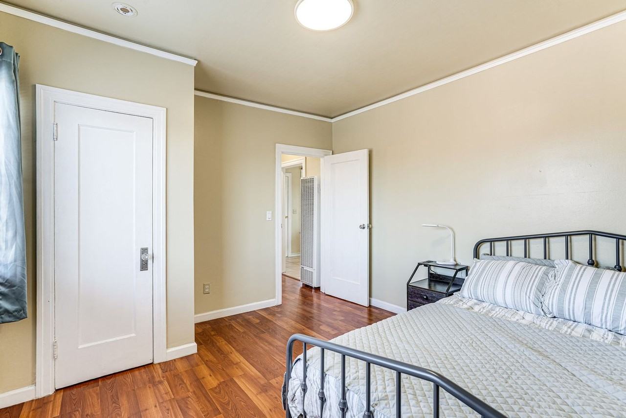 1218 84th Ave #1546321P - Photo 6 of 24