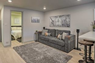 2715 Macarthur Blvd - Photo 1 of 1