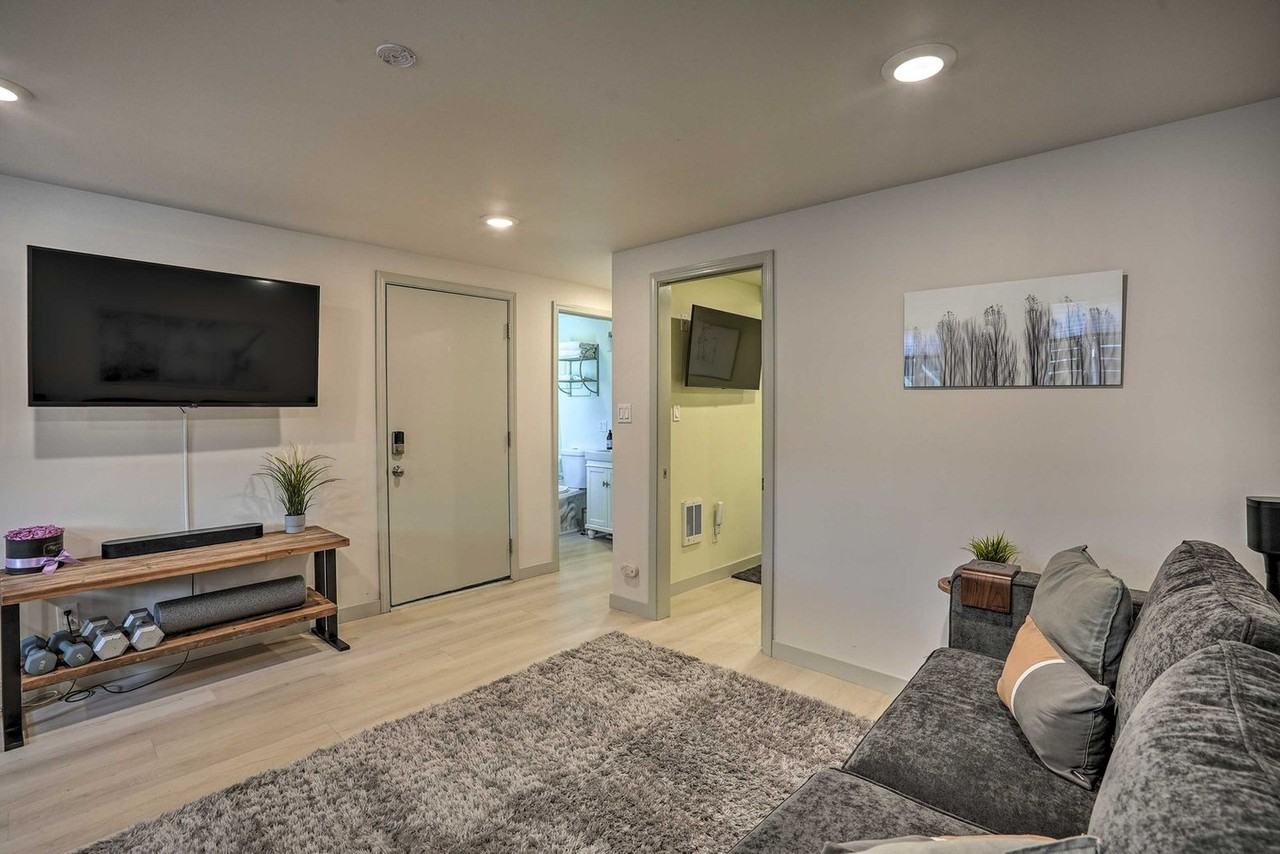 2715 Macarthur Blvd #1545944P - Photo 2 of 22