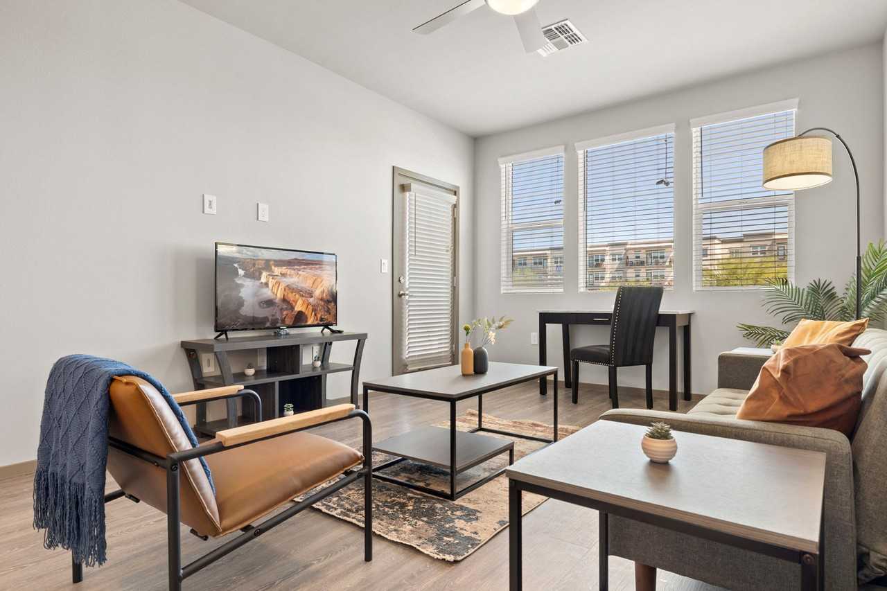 7200 N 91st Ave #1555590P - Photo 4 of 29