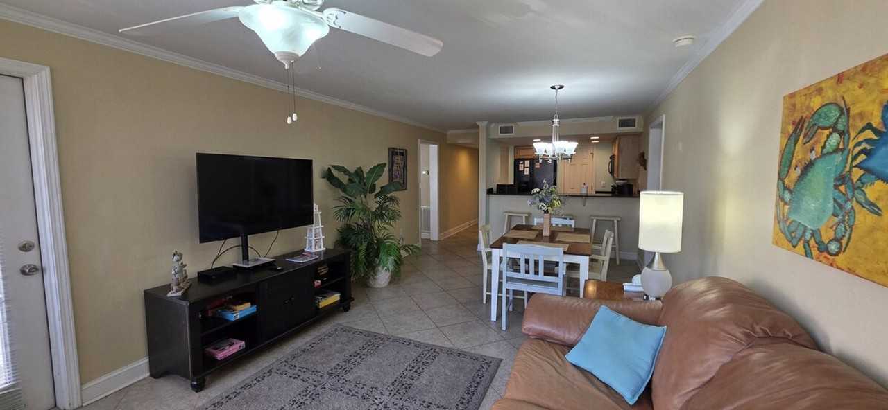 2046 Beach Blvd #1556470P - Photo 2 of 21