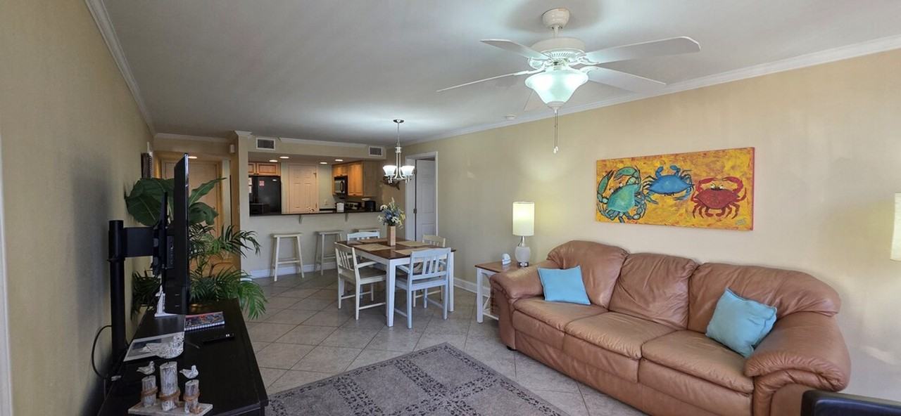 2046 Beach Blvd #1556470P - Photo 4 of 21