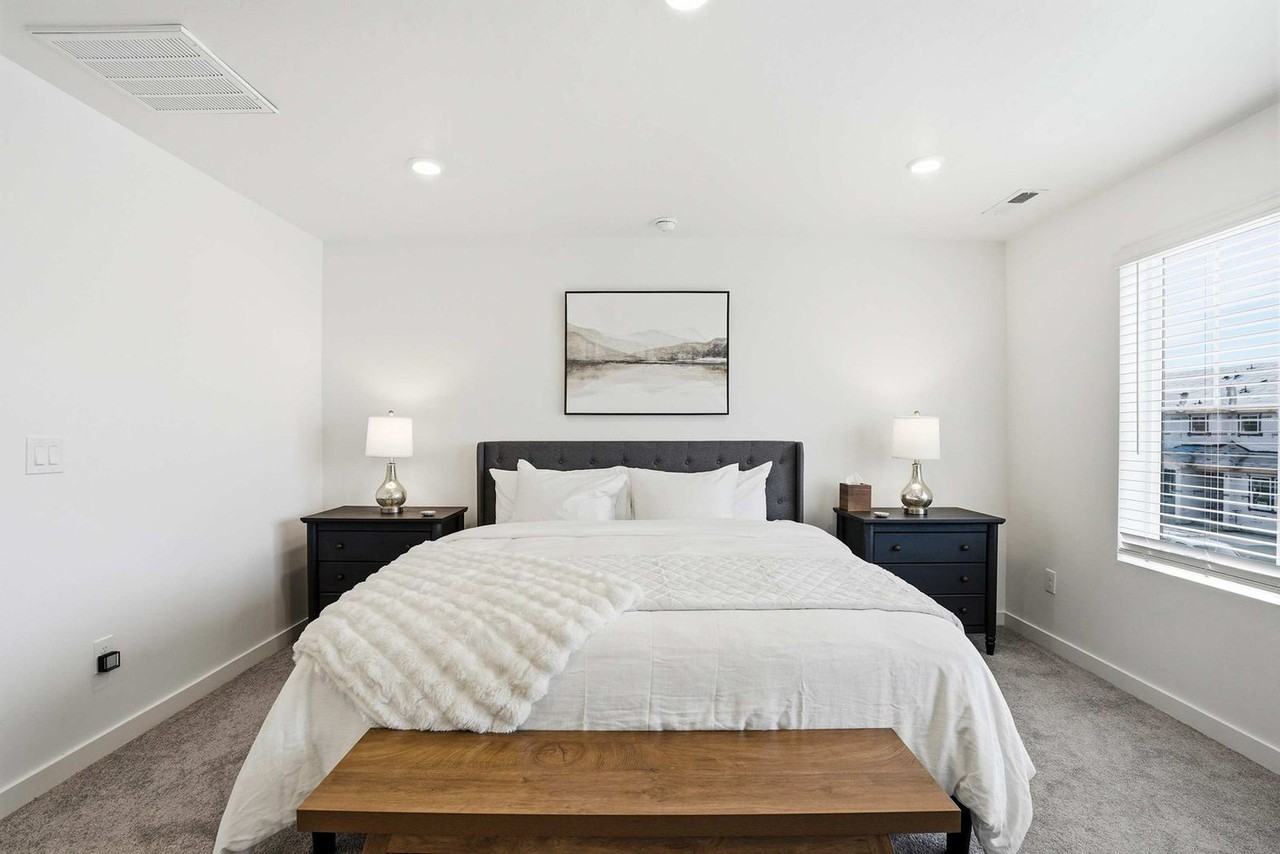 4232 W Perspective St #1557703P - Photo 3 of 35