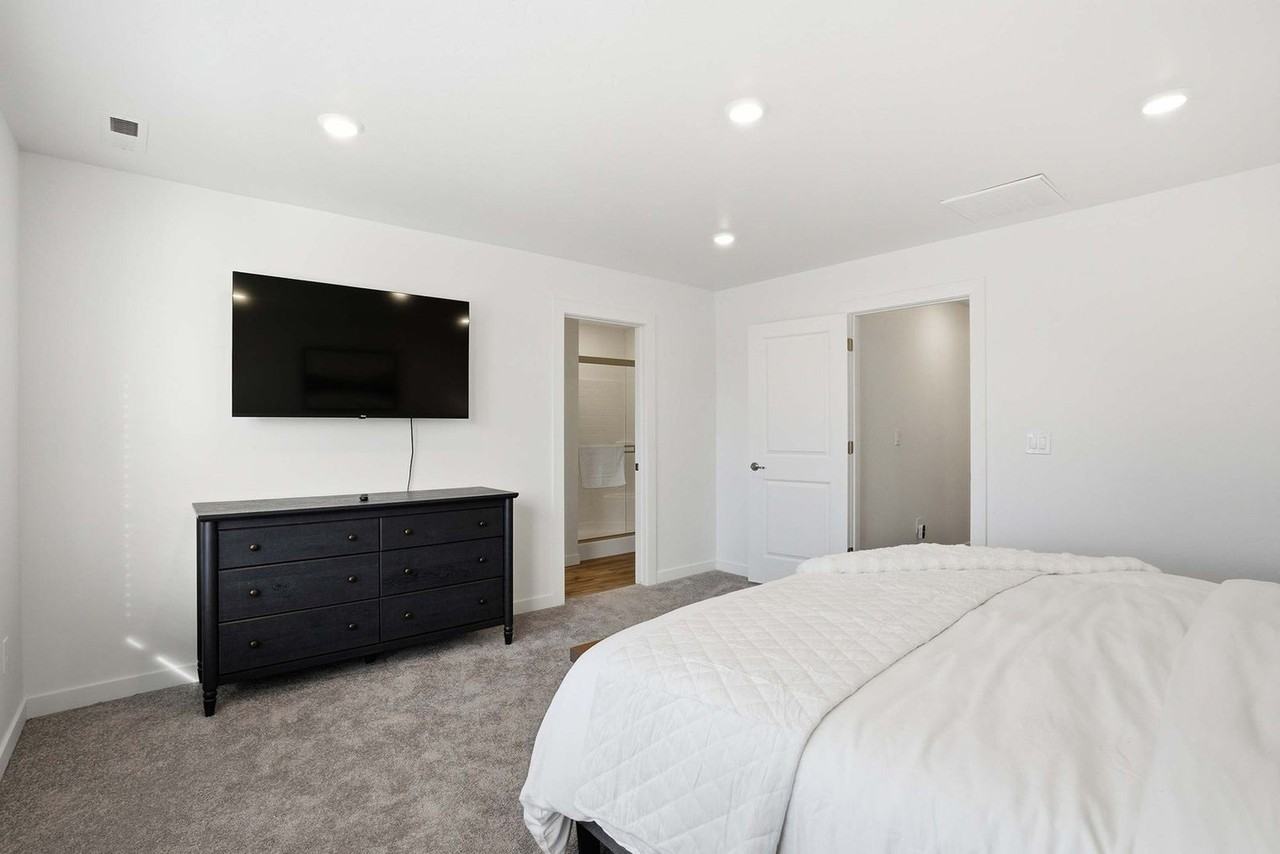 4232 W Perspective St #1557703P - Photo 4 of 35