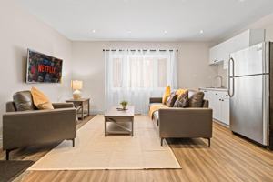 featured image of 8227 Creditview Rd