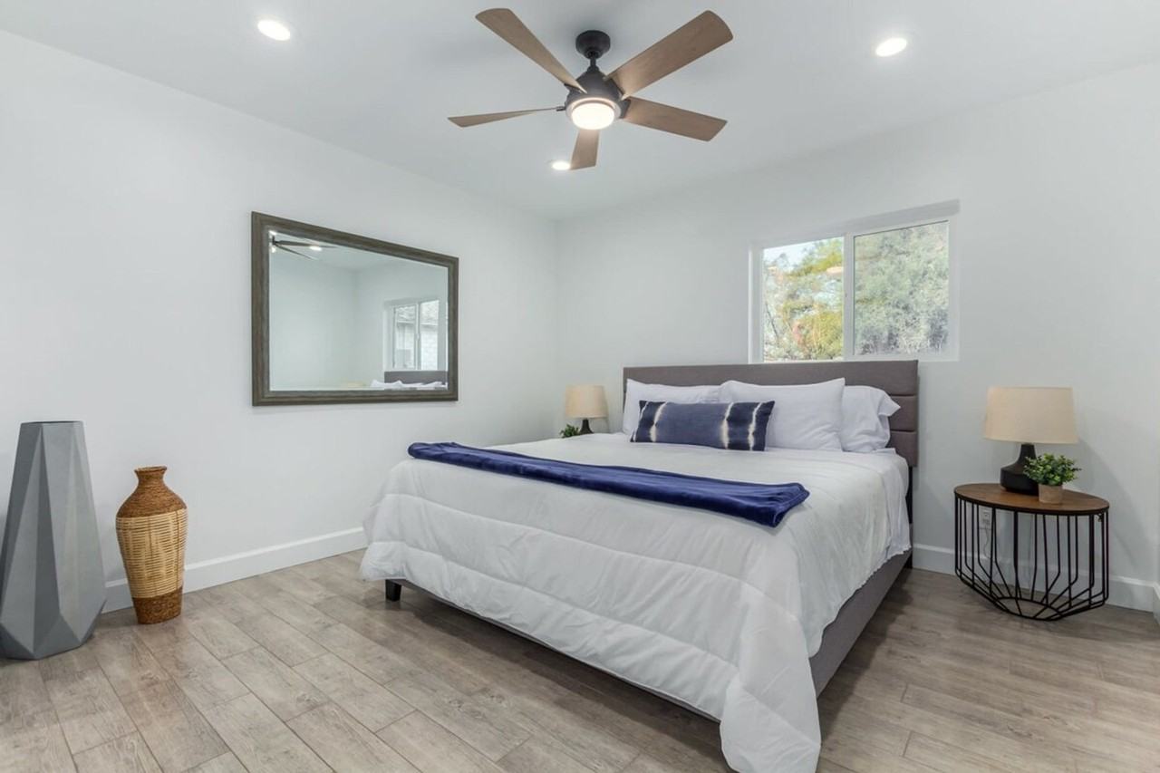 7302 E Coronado Rd #1558678P - Photo 6 of 43