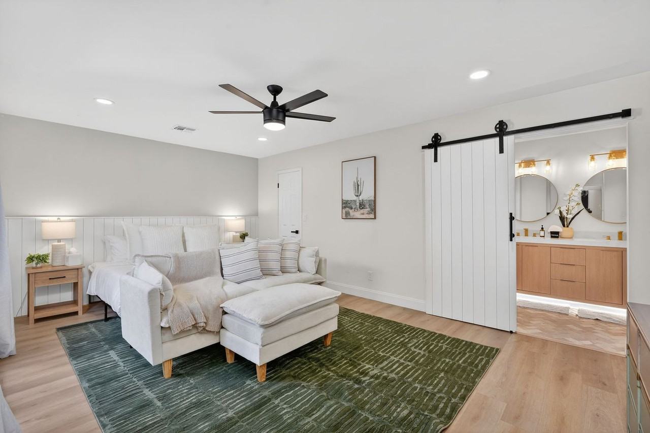 5121 E Windrose Dr #1558605P - Photo 6 of 44