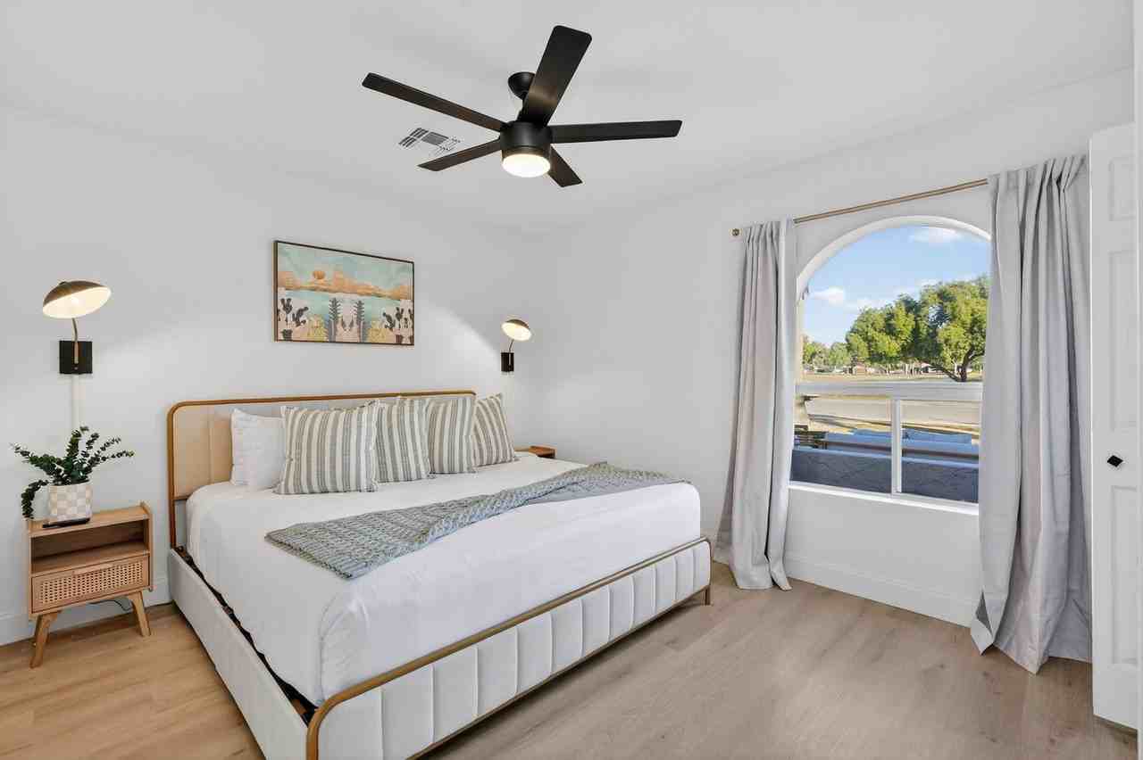 5121 E Windrose Dr #1558605P - Photo 7 of 44