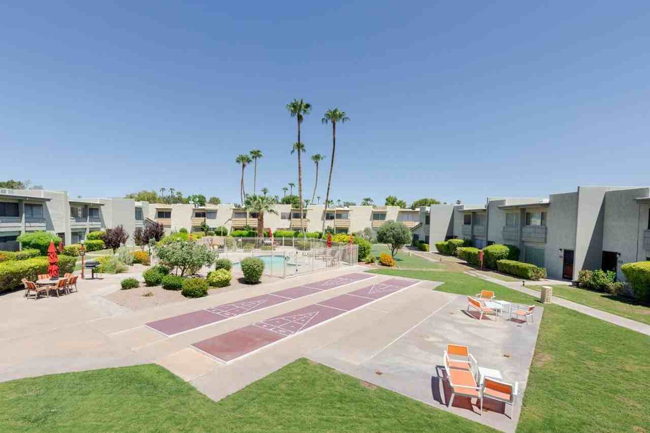 4630 N 68th St #1558632P - Photo 4 of 16