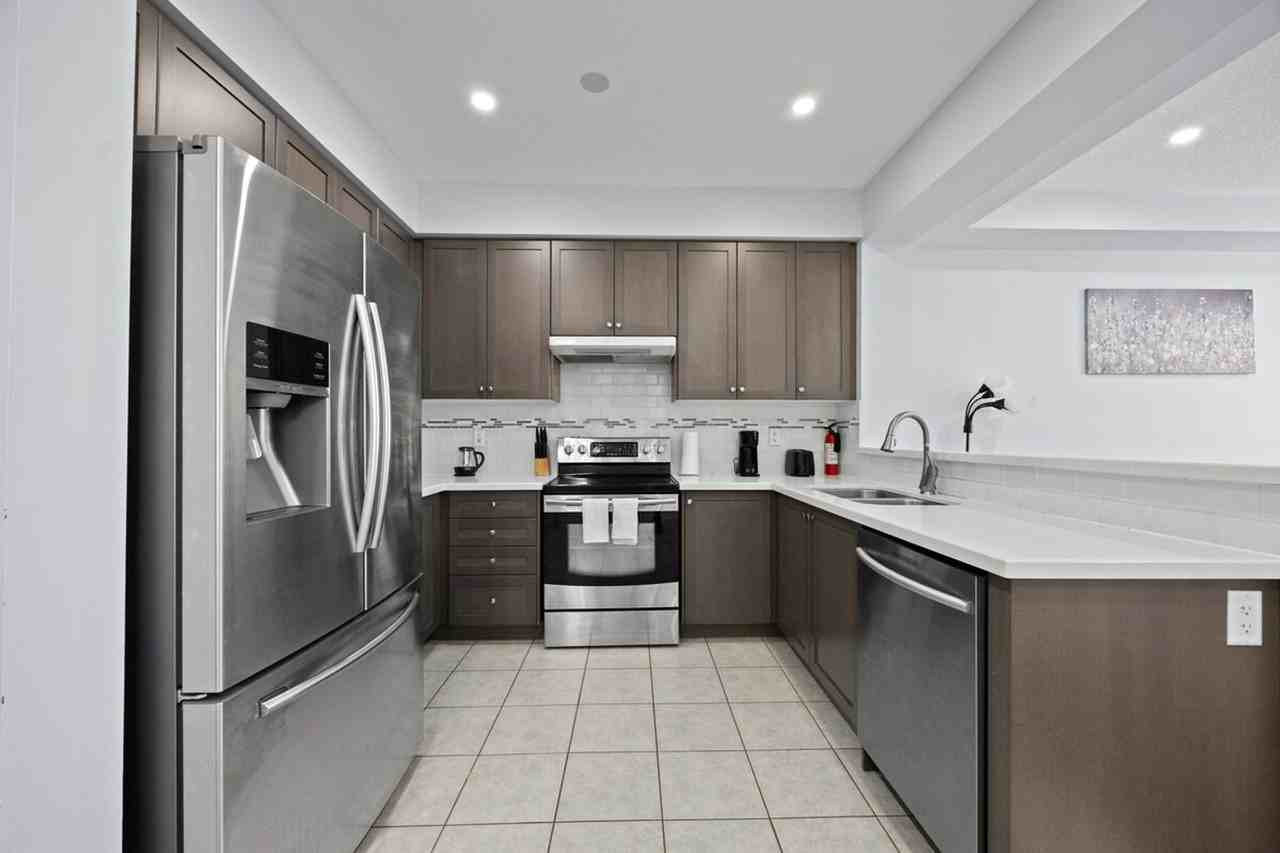 98 Mcpherson Rd #1504451P - Photo 7 of 32